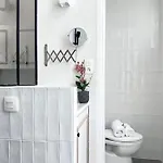 Modern & Dreamy Duplex In Le Marais Апартаменты *