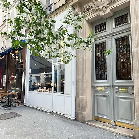 Modern & Dreamy Duplex In Le Marais Apartament Paryż