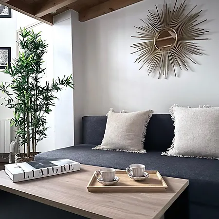 Modern & Dreamy Duplex In Le Marais Paryż