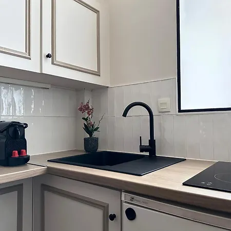 Modern & Dreamy Duplex In Le Marais * Paryż