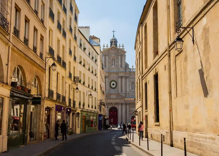 Modern & Dreamy Duplex In Le Marais *